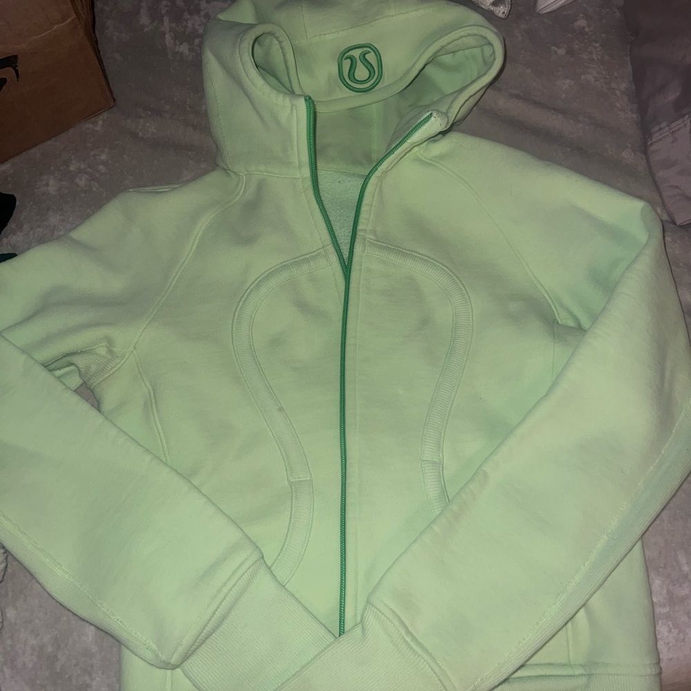 Size 6 lime green lululemon scuba